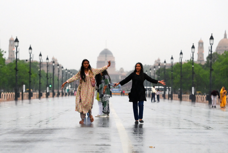 Delhi-NCR braces for rain, thunderstorms as IMD issues yellow alert