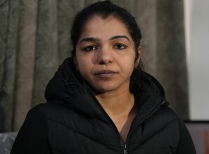 ‘Allow Vinesh to compete’: Sakshi Malik appeals to PM, Sports ministry