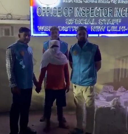 Delhi Police seize 76 cartons of illicit liquor, accused arrested Delhi Police seize 76 cartons of illicit liquor, accused arrested