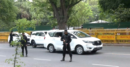 From Union Ministers to Chief Ministers, all shift to Metros and EVs on PM Modi’s save fuel appeal