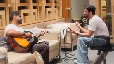 Ayushmann Khurrana, Rochak Kohli jam on their version of ‘Dil Waale Chor’