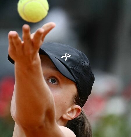 Italian Open: Swiatek storms into semifinals with commanding win over Pegula