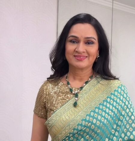 Padmini Kolhapure recalls how Rishi Kapoor made her first song as a leading lady comfortable