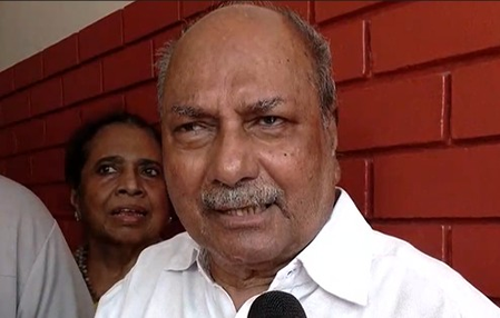 ‘Give him time’, says Congress veteran AK Antony on new Kerala CM ‘Give him time’, says Congress veteran AK Antony on new Kerala CM