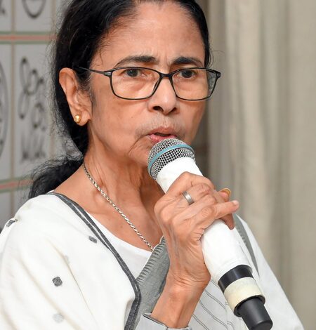Several Trinanool councillors skip crucial KMC meeting convened by Mamata Several Trinanool councillors skip crucial KMC meeting convened by Mamata