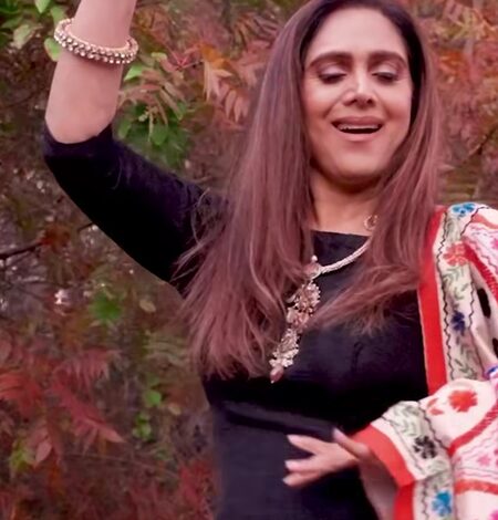 Meenakshi Seshadri recalls fond memories of working with Chiranjeevi for the song ‘Lashkara’ 33 years ago
