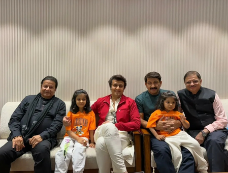 Anup Jalota and Sonu Nigam visit Manoj Tiwari’s home, call it a ‘warm and memorable’ experience
