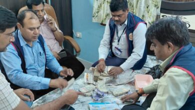 Bihar EOU raids executive engineer in Rs 2 Crore disproportionate assets case, 40 lakh recovered