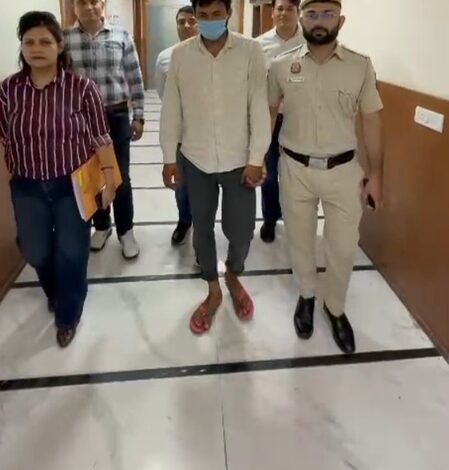 Delhi: Sextortion racket busted, ‘mastermind’ arrested from Mewat Delhi: Sextortion racket busted, ‘mastermind’ arrested from Mewat