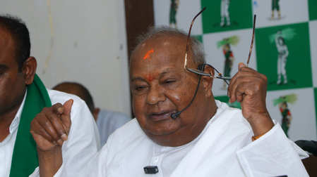 K’taka: Deve Gowda opposes Bidadi township, slams Congress govt