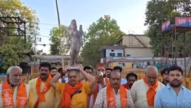 MP: Devotees throng Bhojshala to perform puja, other religious rituals MP: Devotees throng Bhojshala to perform puja, other religious rituals