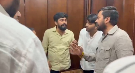 K’taka: Youth Congress factions clash ahead of NEET protest K’taka: Youth Congress factions clash ahead of NEET protest