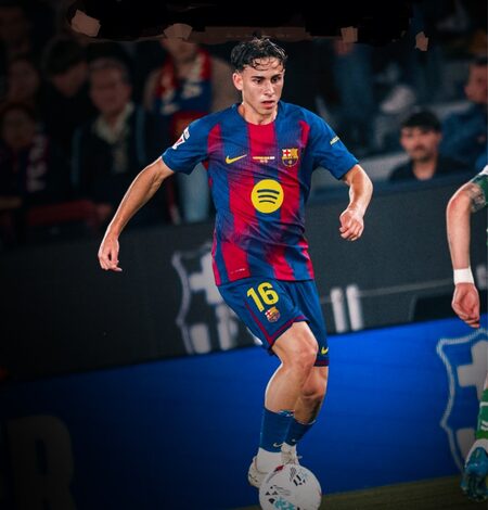 Spain’s Fermin Lopez ruled out of World Cup with broken foot Spain’s Fermin Lopez ruled out of World Cup with broken foot