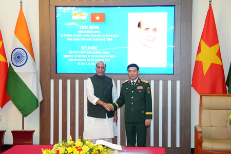 Rajnath Singh meets Vietnam’s Phan Van Giang, discusses defence cooperation, maritime security