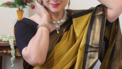 Meenakshi Seshadri says many actresses today stay in limelight ‘just by wearing clothes or not wearing them at all’ Meenakshi Seshadri says many actresses today stay in limelight ‘just by wearing clothes or not wearing them at all’