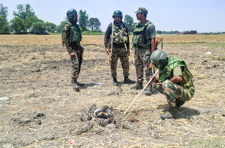 Pakistan-based networks drive rising narco-threat along Indian border: Report Pakistan-based networks drive rising narco-threat along Indian border: Report