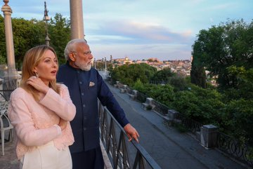 PM Modi attends dinner hosted by Giorgia Meloni, says ‘looking forward to our talks’