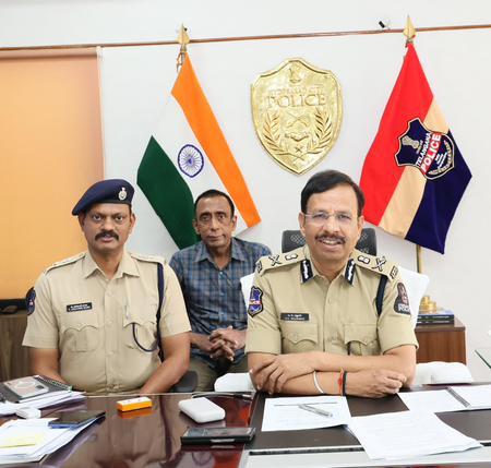 Hyderabad Police target Ghost SIM network, 66 held in 13 states Hyderabad Police target Ghost SIM network, 66 held in 13 states