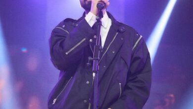 Ayushmann Khurrana performs at Indian Idol: The same stage which once rejected me Ayushmann Khurrana performs at Indian Idol: The same stage which once rejected me