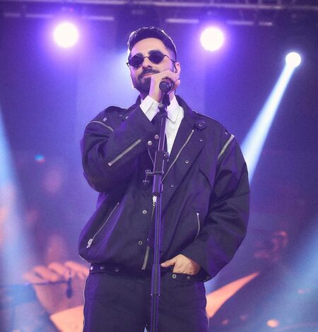Ayushmann Khurrana performs at Indian Idol: The same stage which once rejected me Ayushmann Khurrana performs at Indian Idol: The same stage which once rejected me
