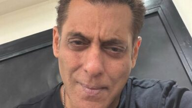 Salman Khan forgives paparazzi as they apologize profusely after his outburst Salman Khan forgives paparazzi as they apologize profusely after his outburst