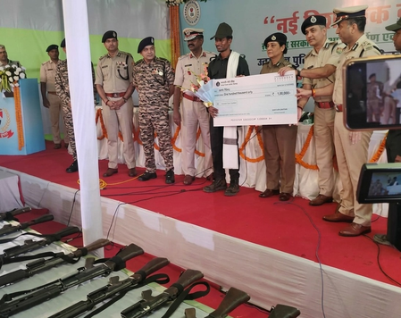 Biggest ever mass surrender in Jharkhand as 27 Maoists lay down arms