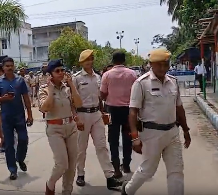 Bombs, threat letter found outside BJP leader’s house in Bengal’s Basirhat Bombs, threat letter found outside BJP leader’s house in Bengal’s Basirhat