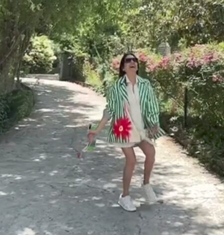 Neena Gupta says ‘buddhi ho toh kya’ as she enjoys vacation in hot pants Neena Gupta says ‘buddhi ho toh kya’ as she enjoys vacation in hot pants