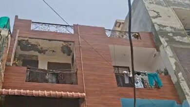 Two men found dead in Ghaziabad flat Two men found dead in Ghaziabad flat