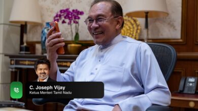 Malaysian PM dials CM Vijay, promises to visit Tamil Nadu in September Malaysian PM dials CM Vijay, promises to visit Tamil Nadu in September