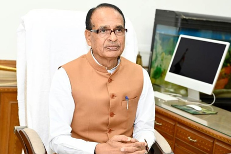 Shivraj Singh Chouhan tells officials to cut red tape to help farmers, rural poor get govt benefits Shivraj Singh Chouhan tells officials to cut red tape to help farmers, rural poor get govt benefits