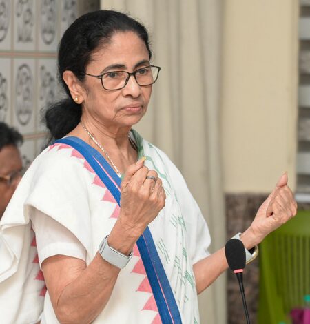 Mamata Banerjee pens ‘chameleon’ themed poem amid Trinamool infighting Mamata Banerjee pens ‘chameleon’ themed poem amid Trinamool infighting