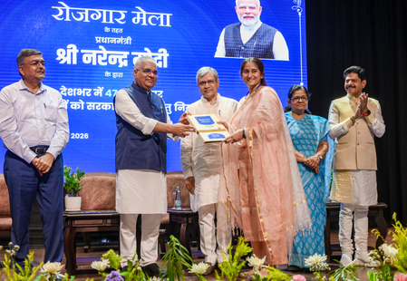 Union Minister Vaishnaw distributes job letters to 420 youths in Jaipur, says Indian Railways going for rapid expansion Union Minister Vaishnaw distributes job letters to 420 youths in Jaipur, says Indian Railways going for rapid expansion