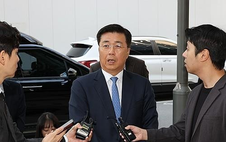 South Korea’s ex-NIS deputy chief denies allegations of delivering message backing Yoon’s martial law South Korea’s ex-NIS deputy chief denies allegations of delivering message backing Yoon’s martial law