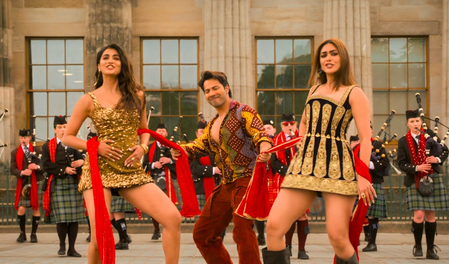Varun Dhawan, Mrunal Thakur & Pooja Hegde lead a chaotic love triangle in ‘Hai Jawani Toh Ishq Hona Hai’ Varun Dhawan, Mrunal Thakur & Pooja Hegde lead a chaotic love triangle in ‘Hai Jawani Toh Ishq Hona Hai’