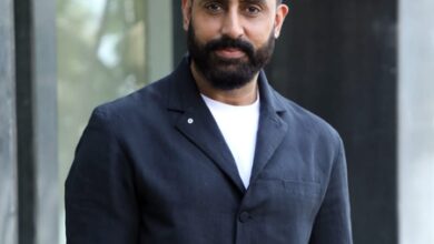 When Abhishek Bachchan left Oprah Winfrey humbled with his befitting reply on staying with parents When Abhishek Bachchan left Oprah Winfrey humbled with his befitting reply on staying with parents
