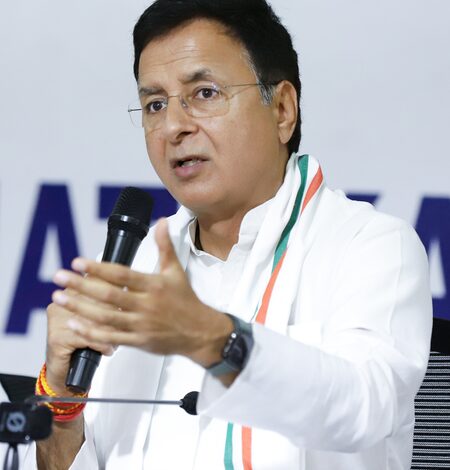 Surjewala dismisses K’taka power-sharing speculation Surjewala dismisses K’taka power-sharing speculation