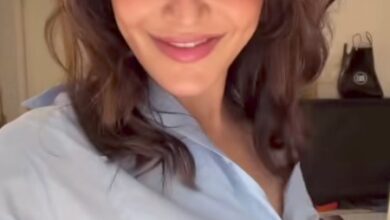 Varun Dhawan reacts to Karishma Tanna’s pregnancy glow-up video, says ‘Baby’s gonna be wow’ Varun Dhawan reacts to Karishma Tanna’s pregnancy glow-up video, says ‘Baby’s gonna be wow’