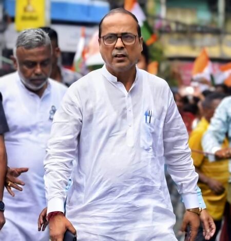 Kolkata Police summons Member-Mayor in Council of KMC Board on charges of physically assaulting KMC secretary Kolkata Police summons Member-Mayor in Council of KMC Board on charges of physically assaulting KMC secretary
