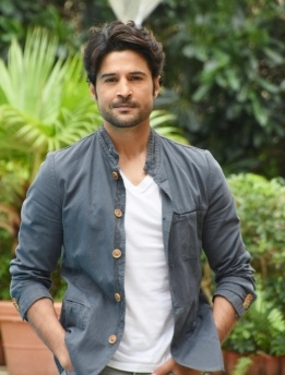Rajeev Khandelwal recalls wanting a very low profile wedding, opens up about secretly dating wife Manjiri Rajeev Khandelwal recalls wanting a very low profile wedding, opens up about secretly dating wife Manjiri