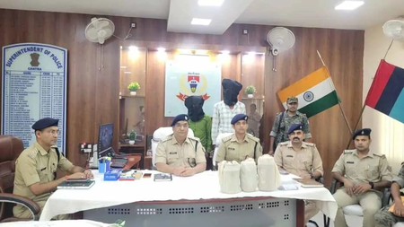 Narcotics valued at Rs 1 crore seized in Jharkhand’s Chatra, three interstate smugglers arrested Narcotics valued at Rs 1 crore seized in Jharkhand’s Chatra, three interstate smugglers arrested