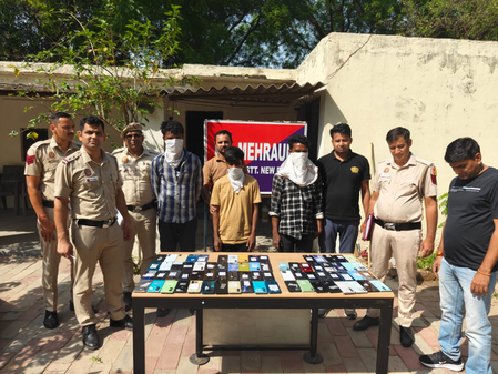 Delhi Police solves mobile theft case within 12 hours; 72 stolen phones recovered, 40 cases worked out