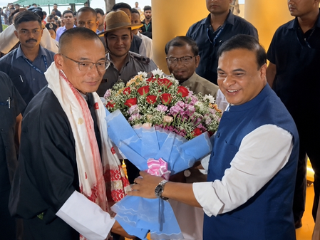 Bhutan PM Tshering Tobgay arrives in Assam, holds talks with CM Sarma Bhutan PM Tshering Tobgay arrives in Assam, holds talks with CM Sarma