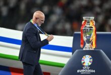 De la Fuente backs balance as Spain names World Cup squad