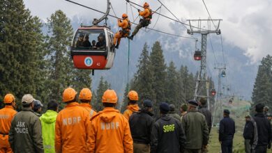 All stranded passengers rescued safely from Gulmarg cable car project (Ld)
