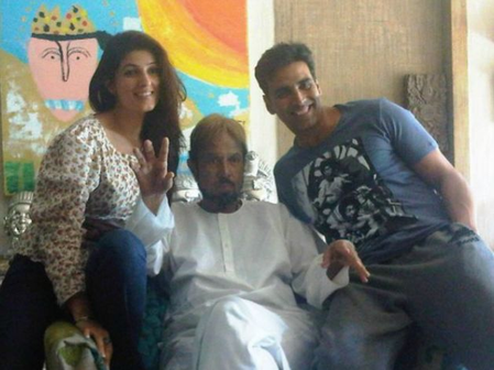 Asha Parekh recalls 200 female fans mobbed Rajesh Khanna while dubbing for ‘Mere Sapnon Ki Rani’, fainted seeing him Asha Parekh recalls 200 female fans mobbed Rajesh Khanna while dubbing for ‘Mere Sapnon Ki Rani’, fainted seeing him