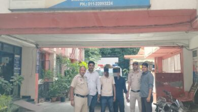 Delhi Police bust burglary, mobile snatching racket; two arrested in Shahdara Delhi Police bust burglary, mobile snatching racket; two arrested in Shahdara