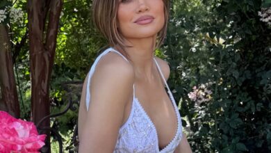 Jennifer Lopez rings in Memorial Day with poolside fun, cocktails, and people she loves