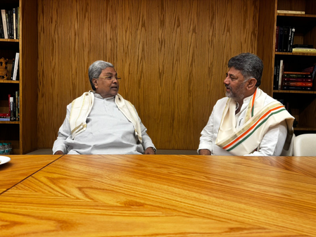 CM Siddaramaiah meets Cong high command in Delhi amid K’taka leadership change buzz CM Siddaramaiah meets Cong high command in Delhi amid K’taka leadership change buzz