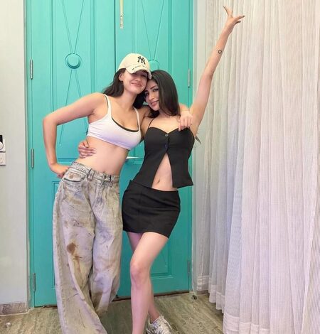 Mouni Roy puts up a post missing ‘little sister’ Disha Patani, later deletes it Mouni Roy puts up a post missing ‘little sister’ Disha Patani, later deletes it